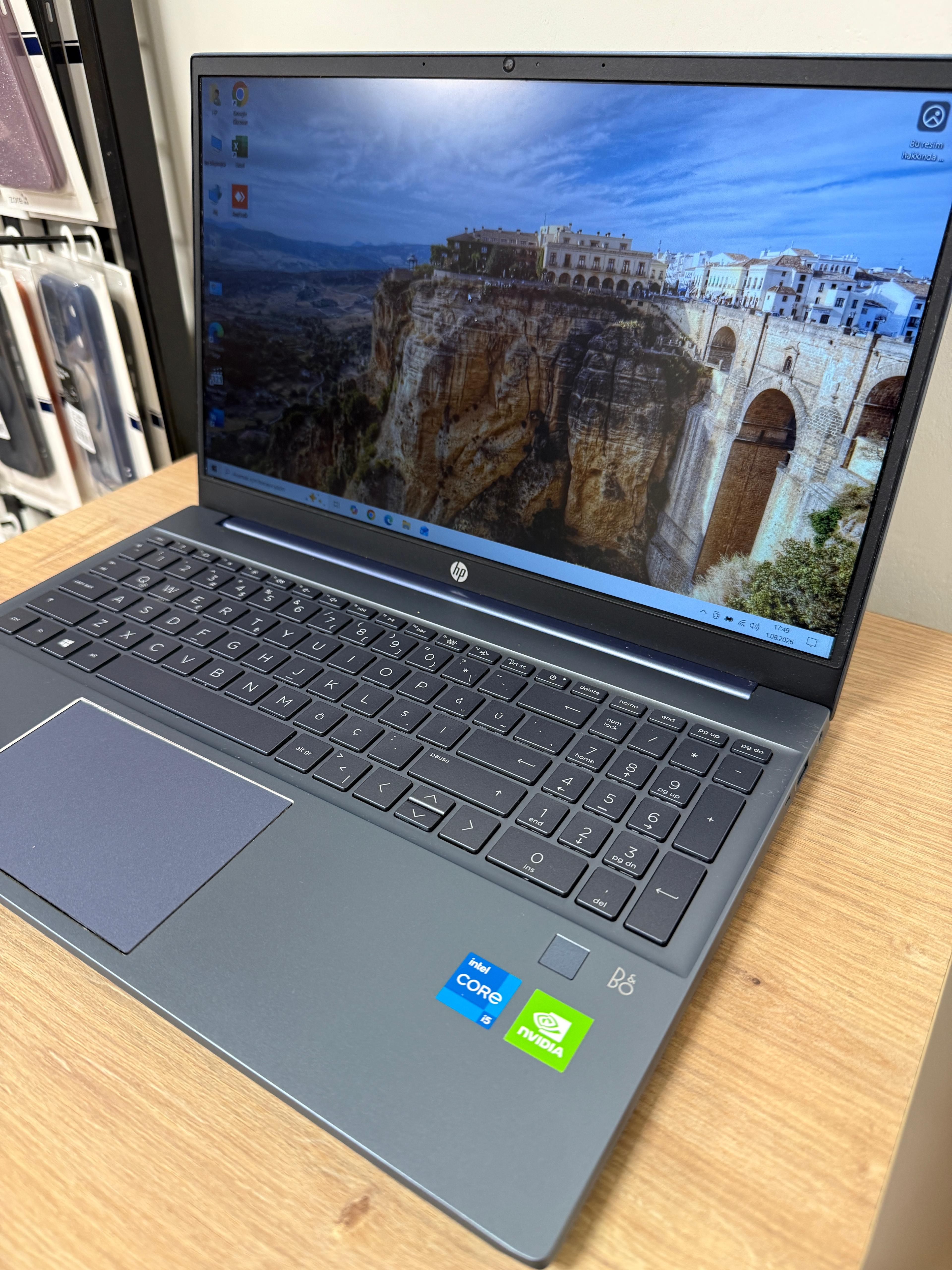HP Notebook Laptop 15-eg0013nt i5-1135 8GB RAM 480GB MX350 2GB